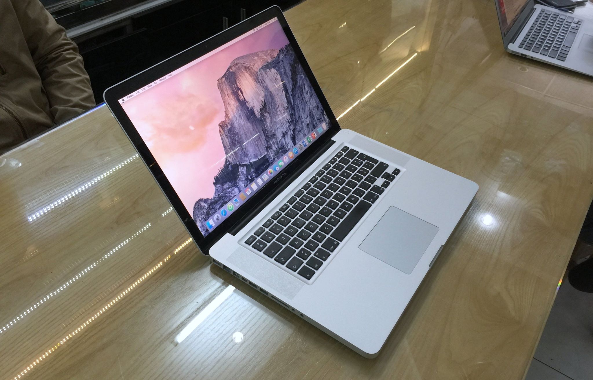  MacBook Pro MD103 Full Option SSD 256GB
